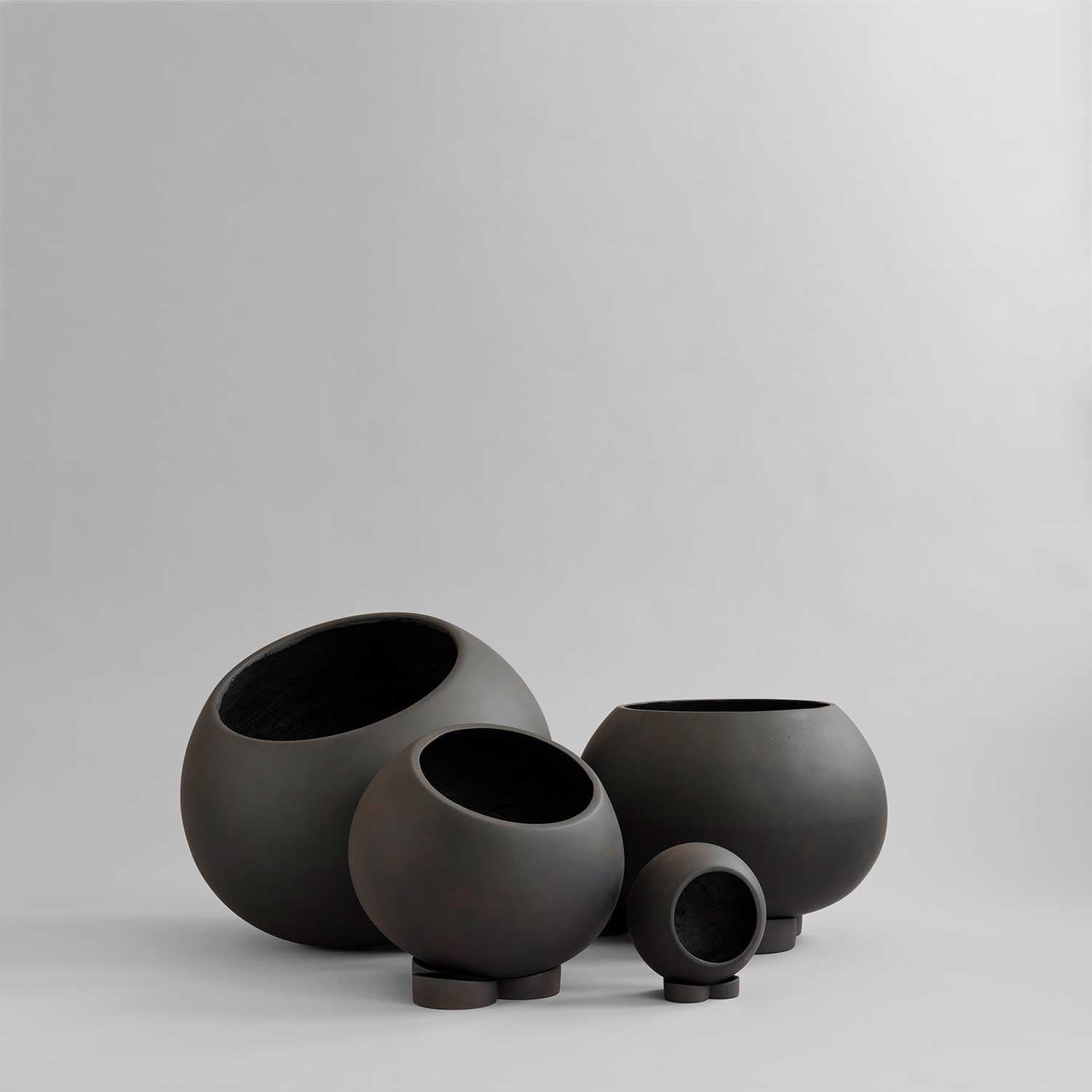 URCHIN - Grand pot de fleur design d'extérieur en béton fibré