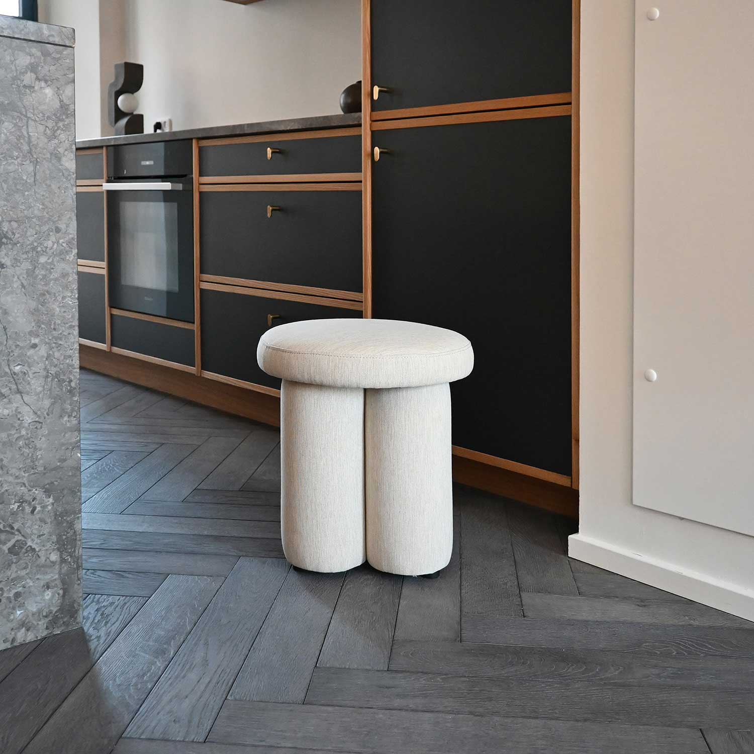 BIG FOOT Stool - Tabouret d'extérieur design en tissu haut de gamme