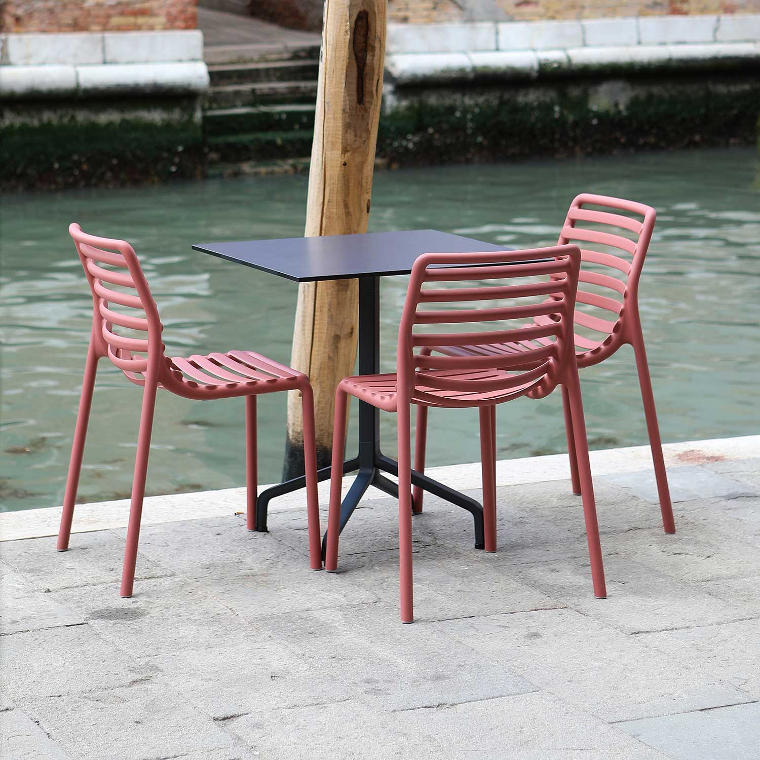 DOGA Bistrot - Chaise d'extérieur design empilable