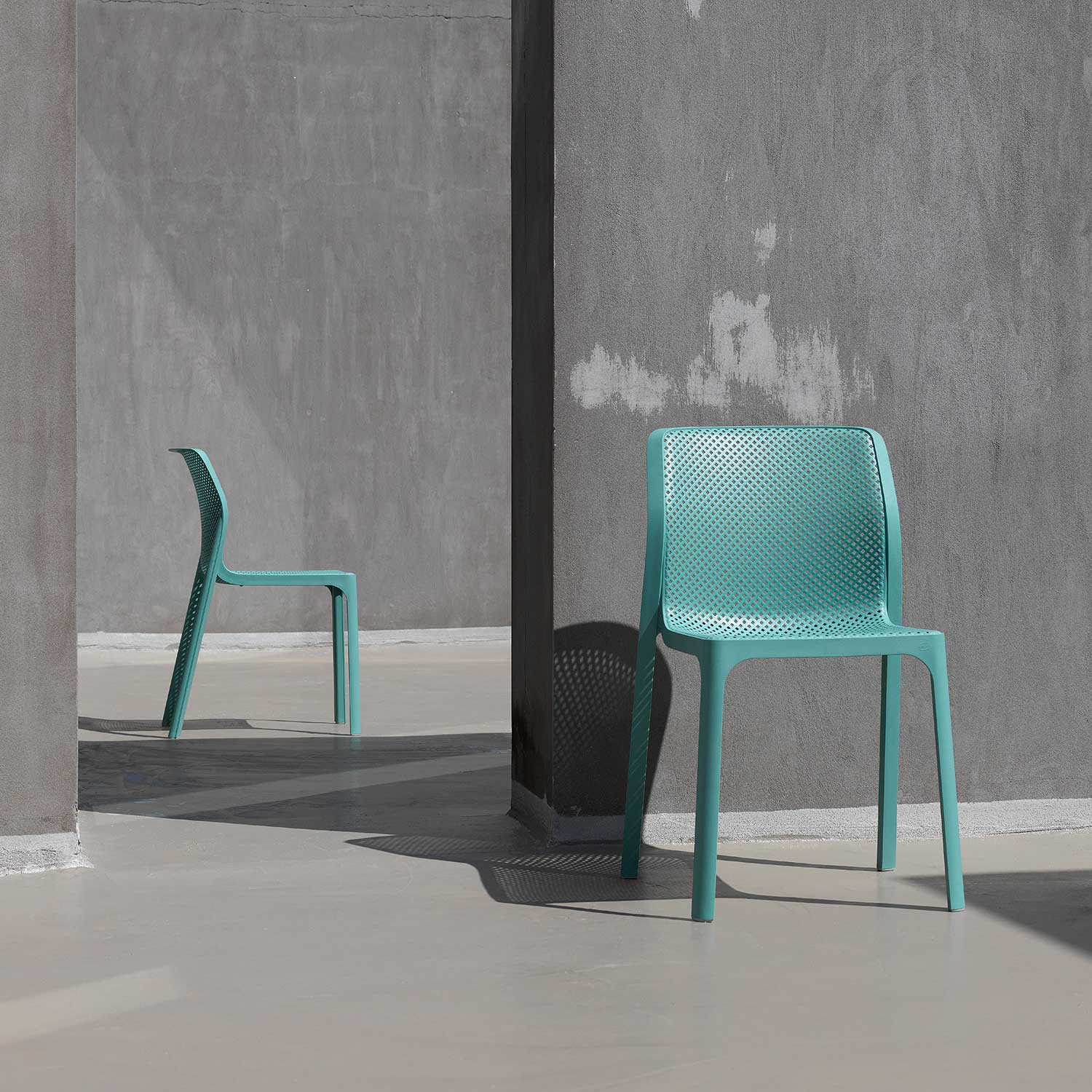 BIT - Stackable designer outdoor chair