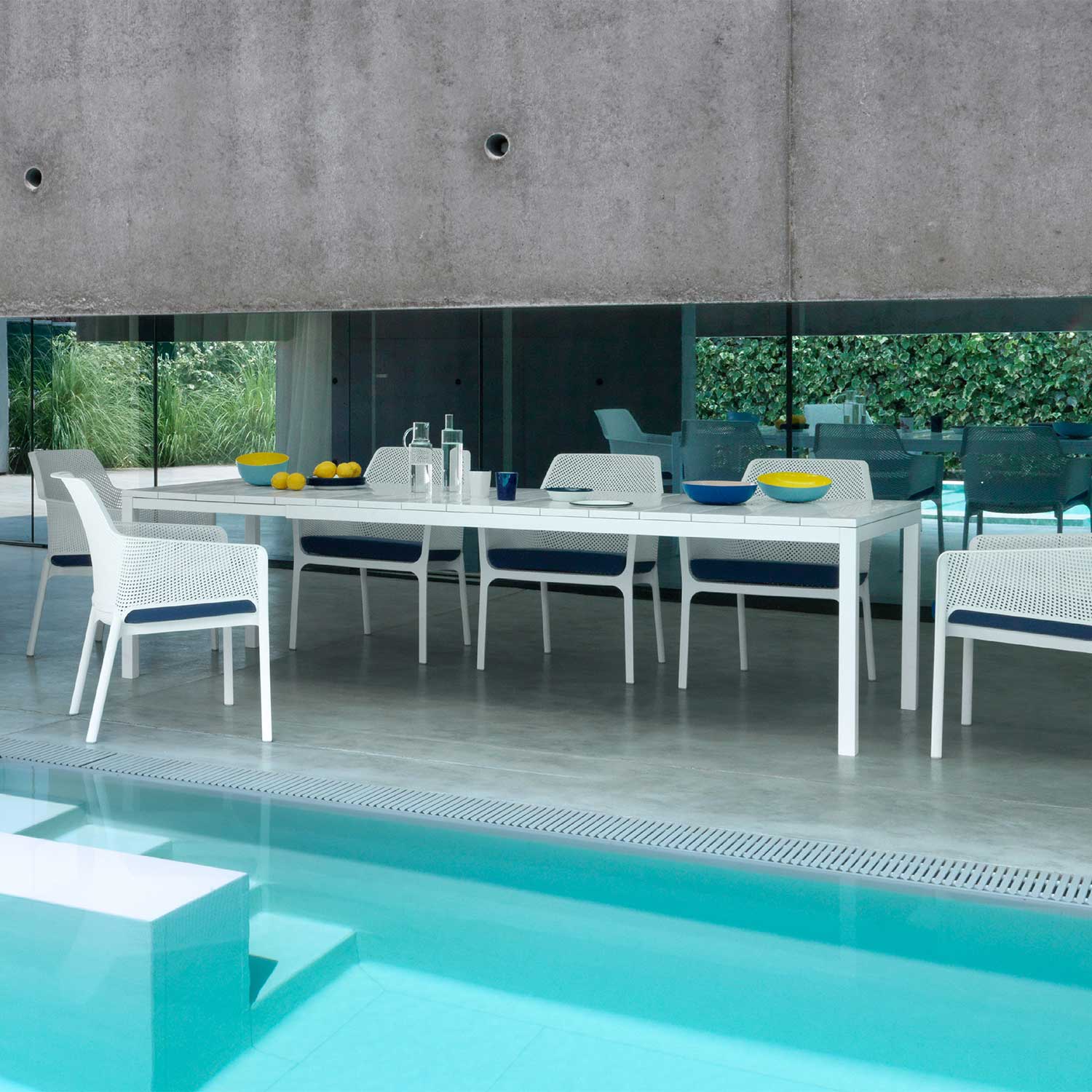 NET Relax - Designer outdoor chair with armrests