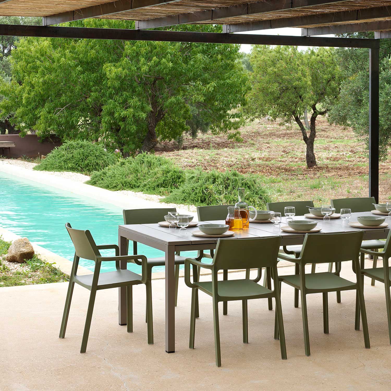 TRILL Armchair - Designer outdoor chair with stackable armrests