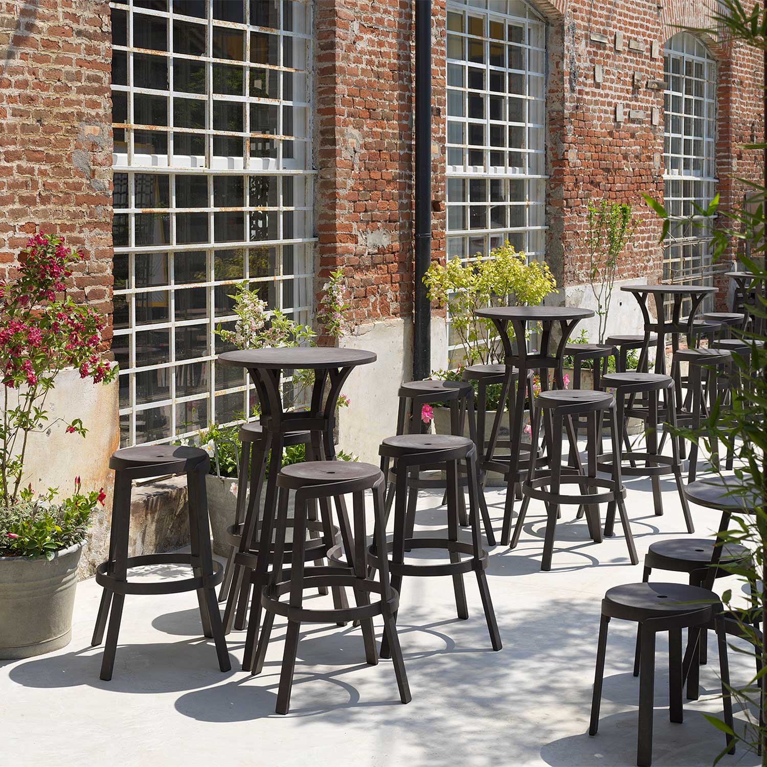 STACK Maxi - Tabouret d'extérieur design empilable sans dossier