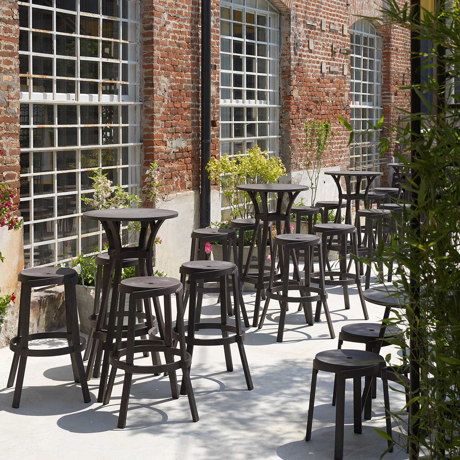 STACK Mini - Tabouret d'extérieur design empilable sans dossier