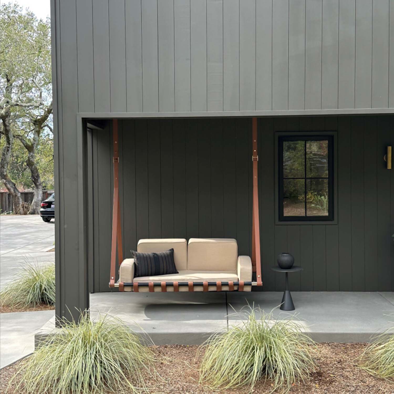 FABLE Hanging Sofa - Customizable high-end hanging sofa