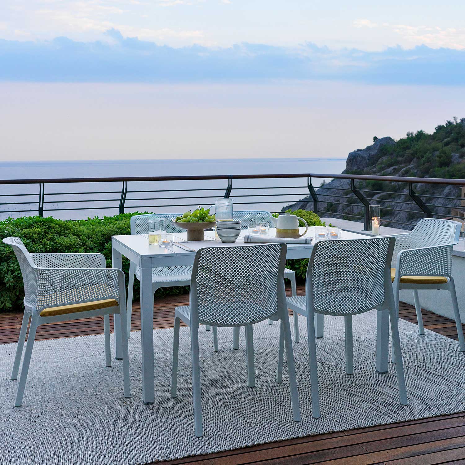 BIT - Stackable designer outdoor chair