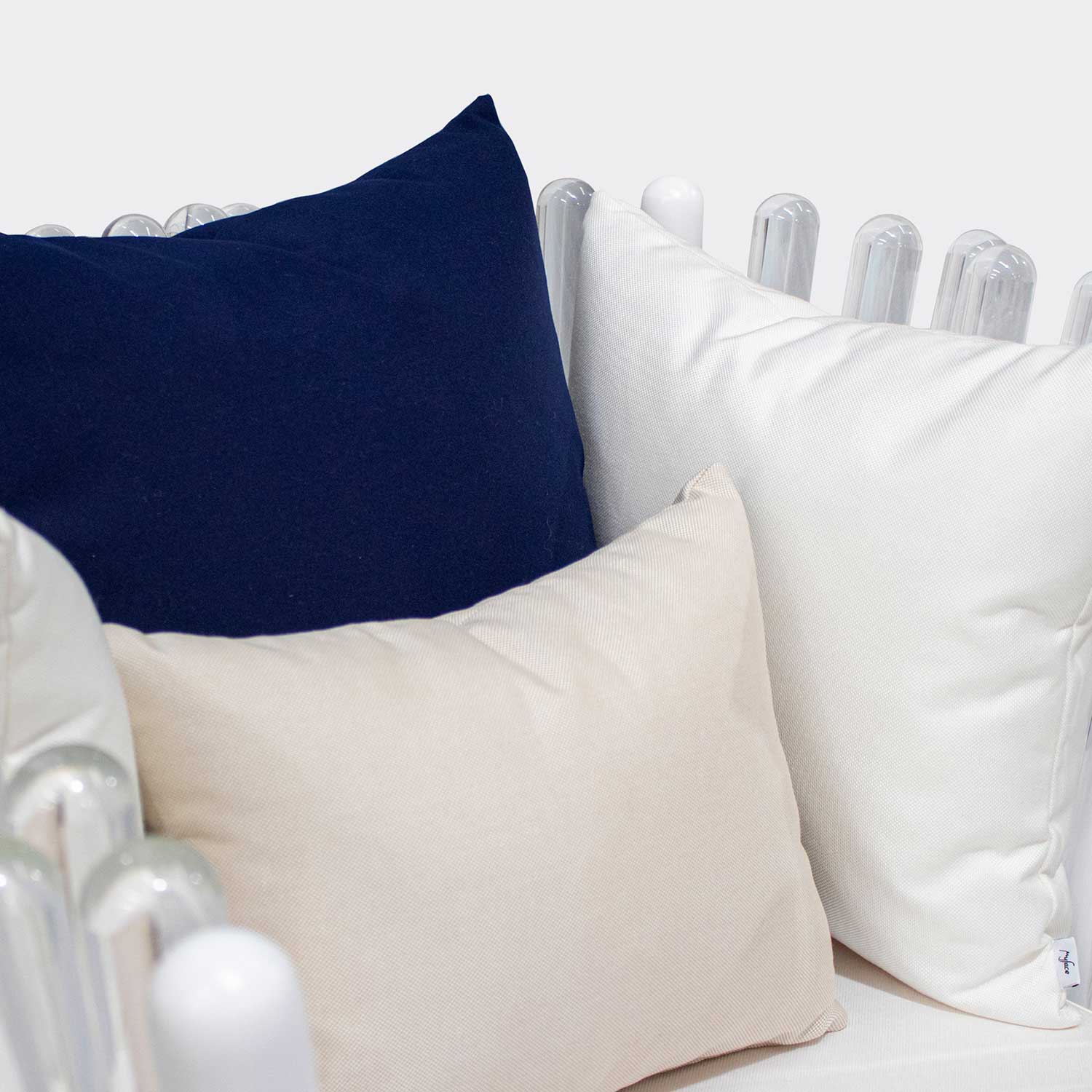 PILLOW - Coussin d'extérieur design haut de gamme personnalisable