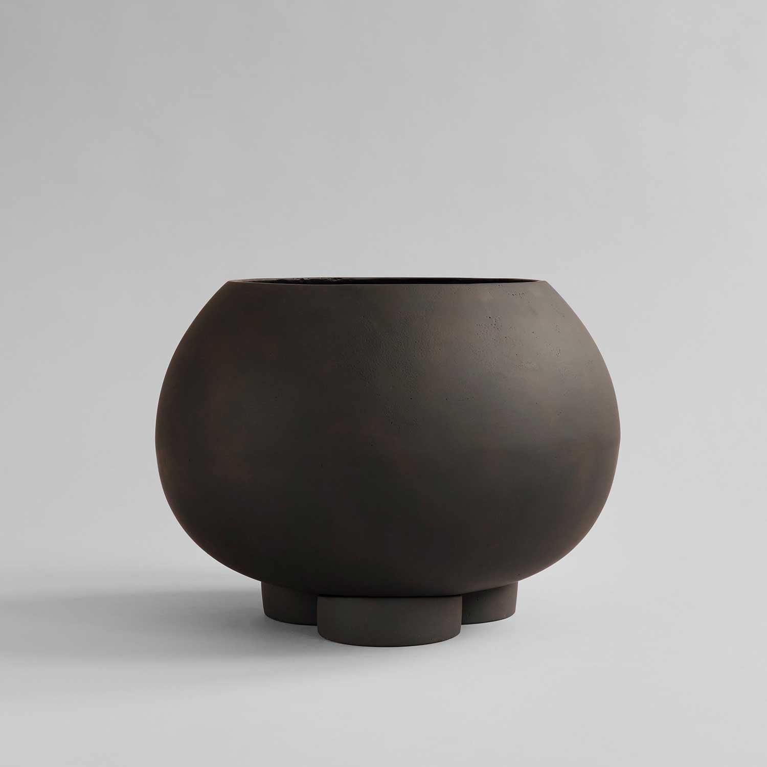 URCHIN - Grand pot de fleur design d'extérieur en béton fibré