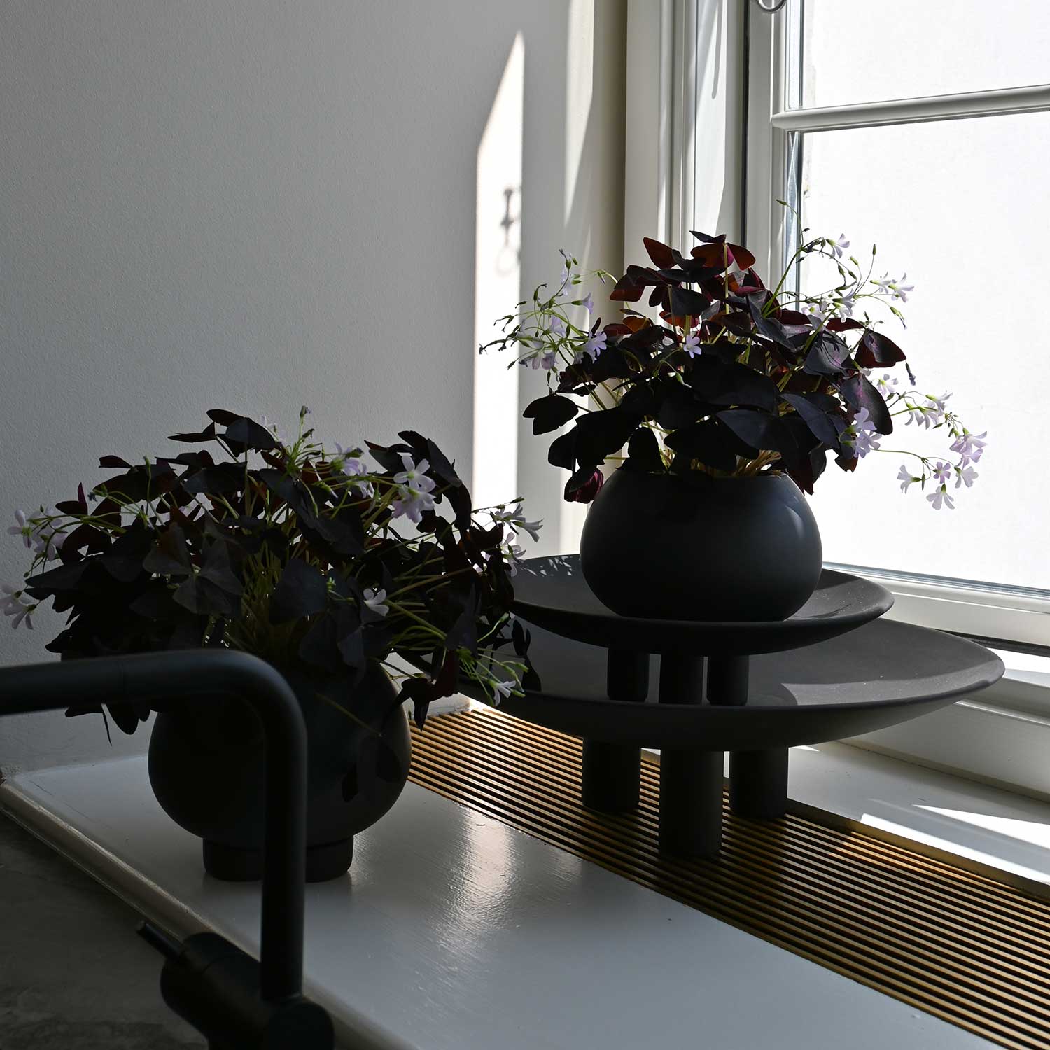 URCHIN - Grand pot de fleur design d'extérieur en béton fibré