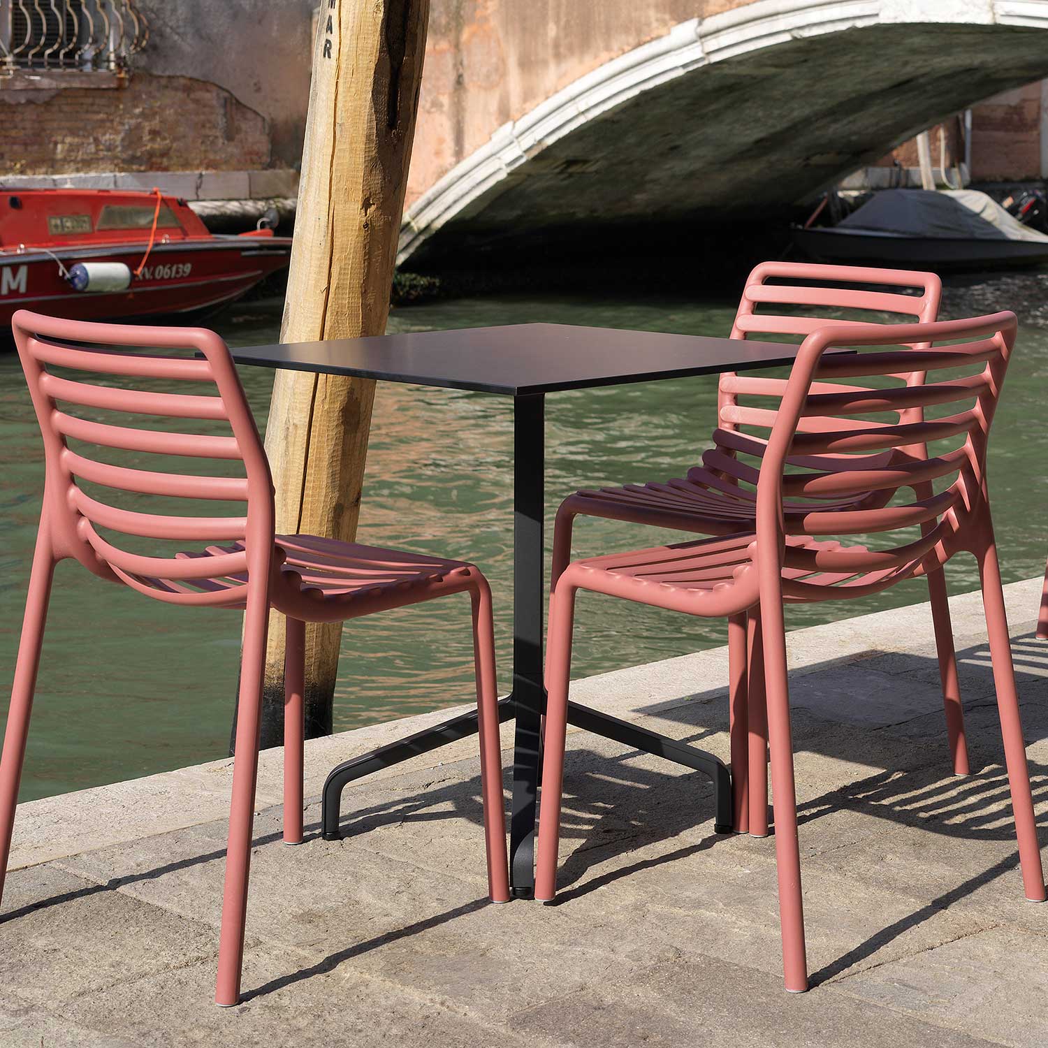 DOGA Bistrot - Chaise d'extérieur design empilable