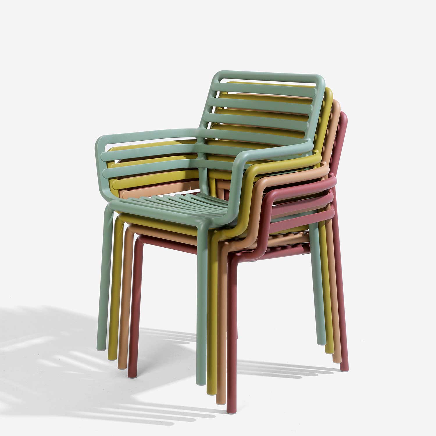 DOGA Armchair - Chaise d'extérieur design empilable avec accoudoirs