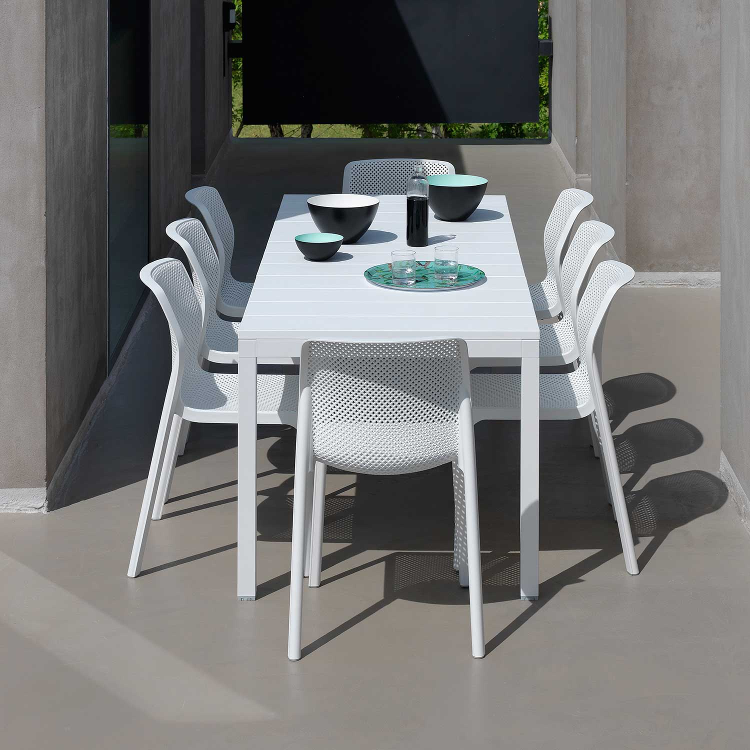 BIT - Stackable designer outdoor chair