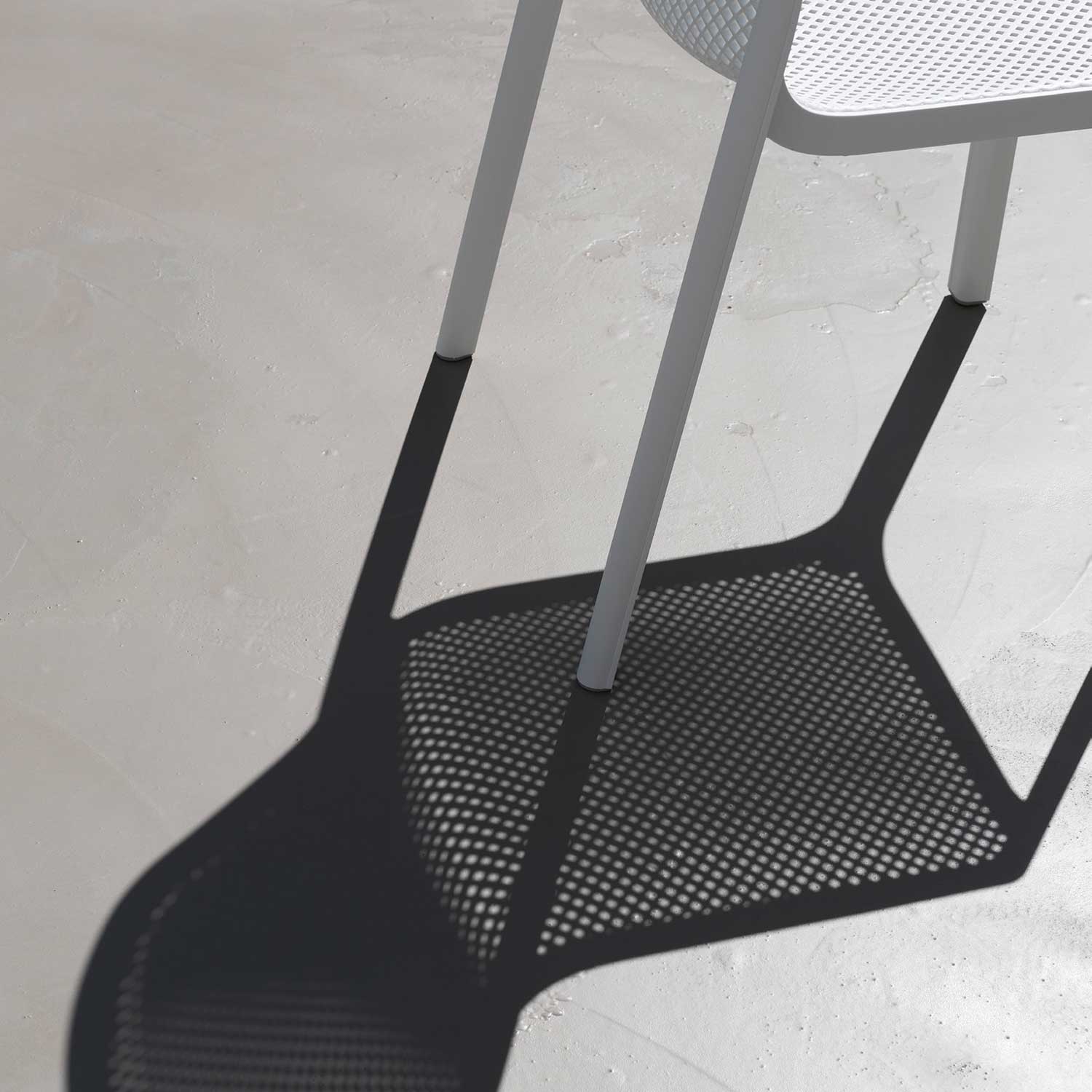 BIT - Stackable designer outdoor chair