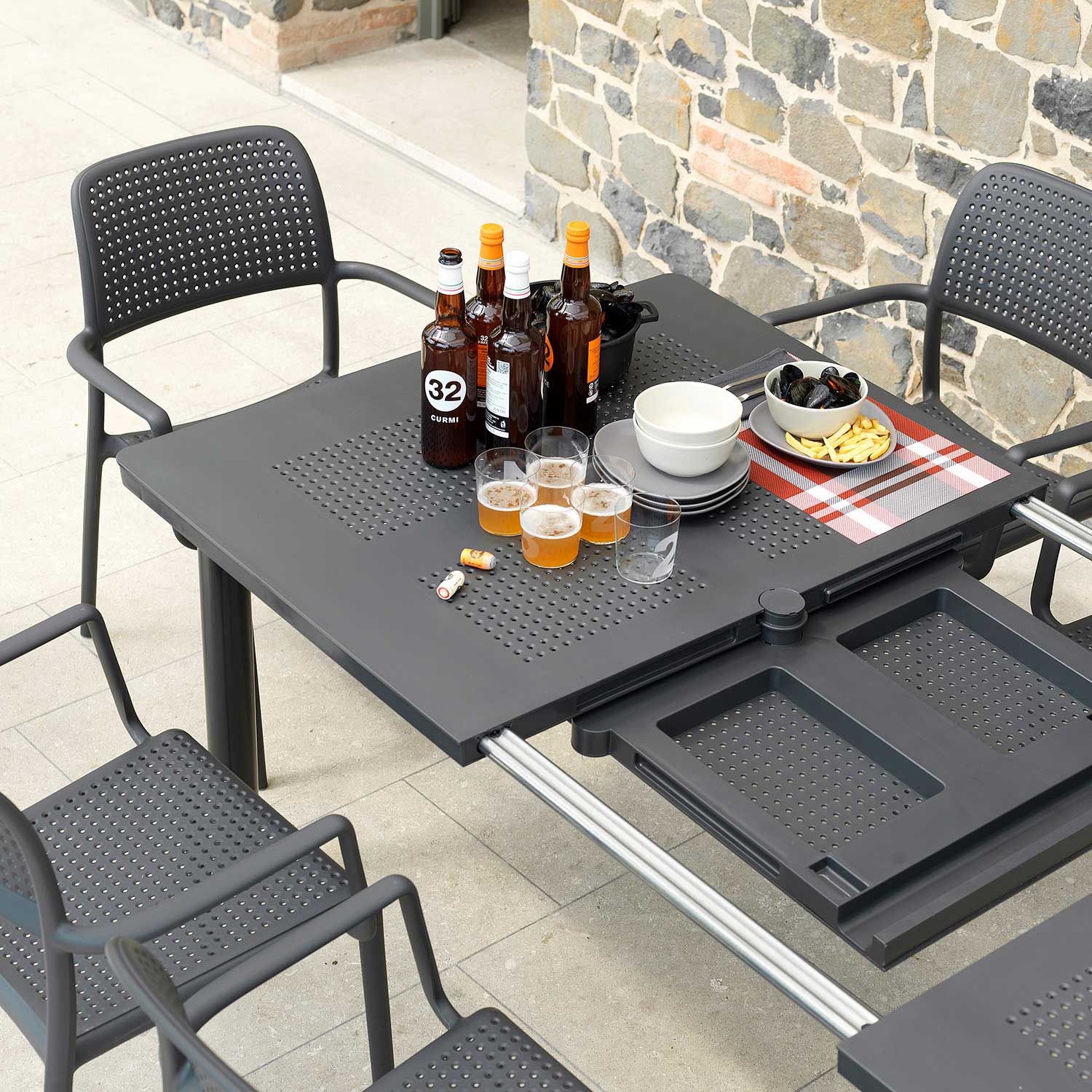 BORA - Chaise d'extérieur design avec accoudoirs