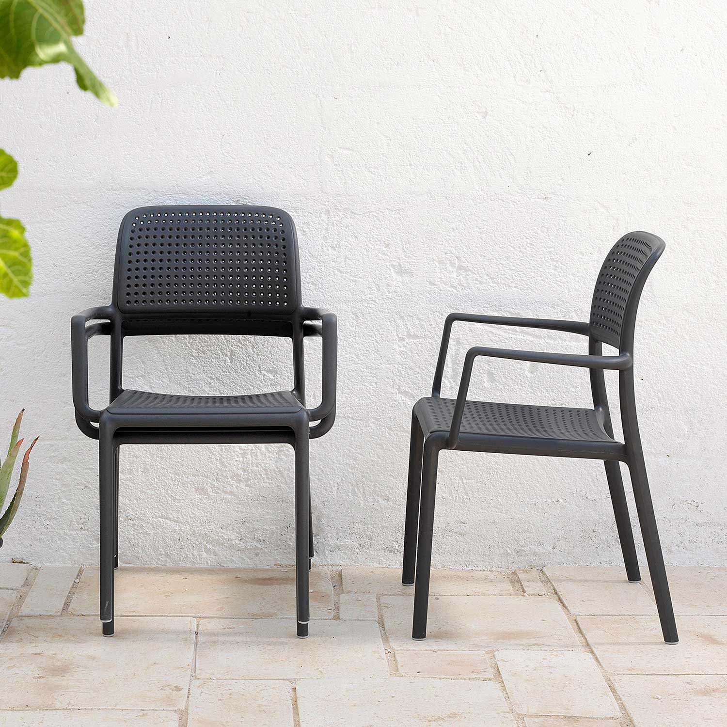 BORA - Chaise d'extérieur design avec accoudoirs