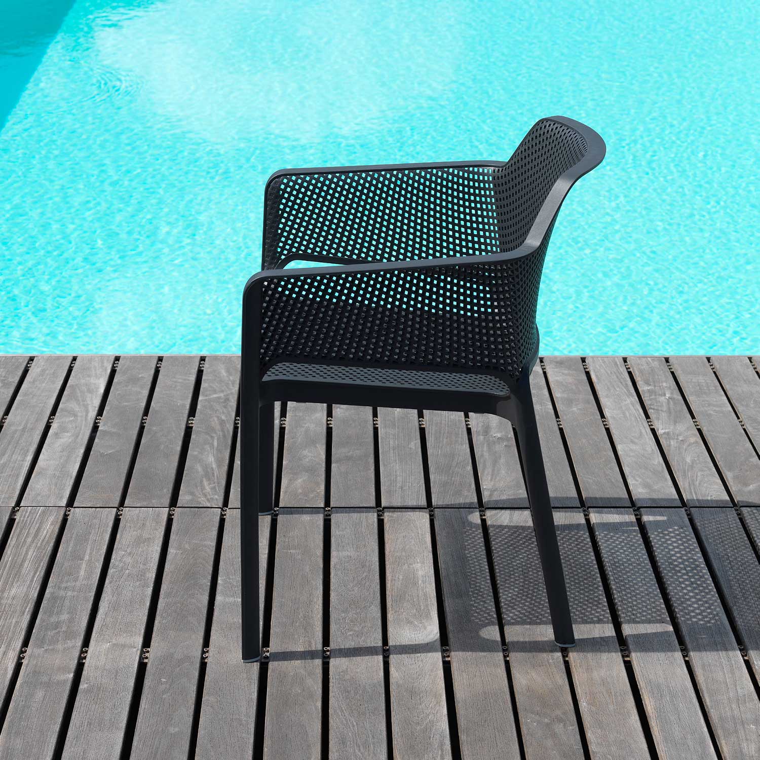 NET - Designer outdoor chair with armrests
