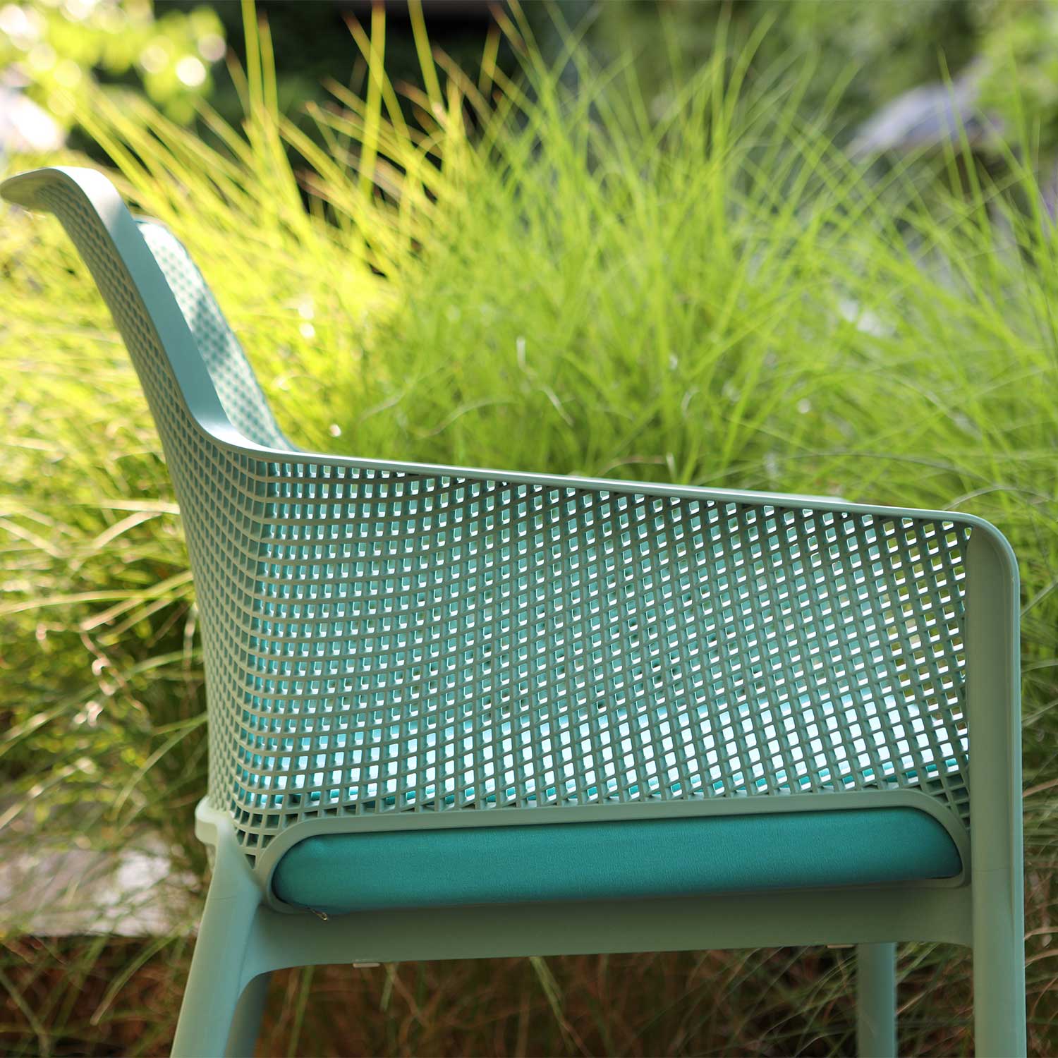 NET Bench - Waterproof and durable designer outdoor bench