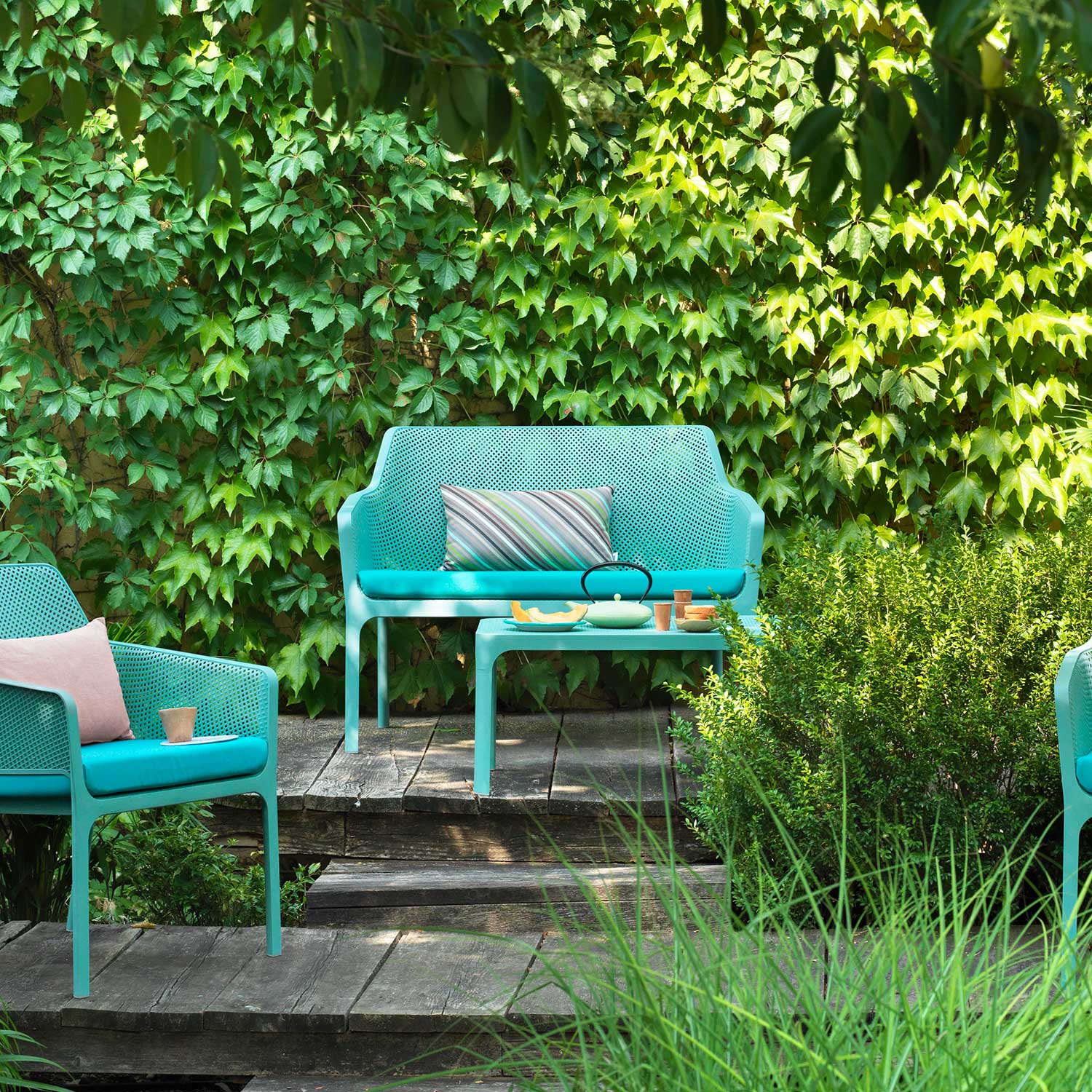 NET Bench - Waterproof and durable designer outdoor bench