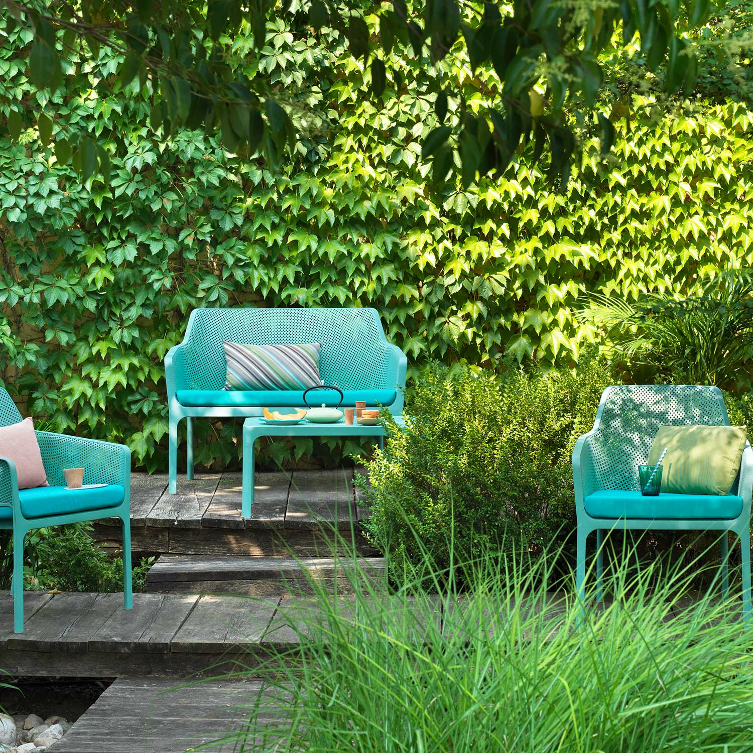 NET Relax - Designer outdoor chair with armrests