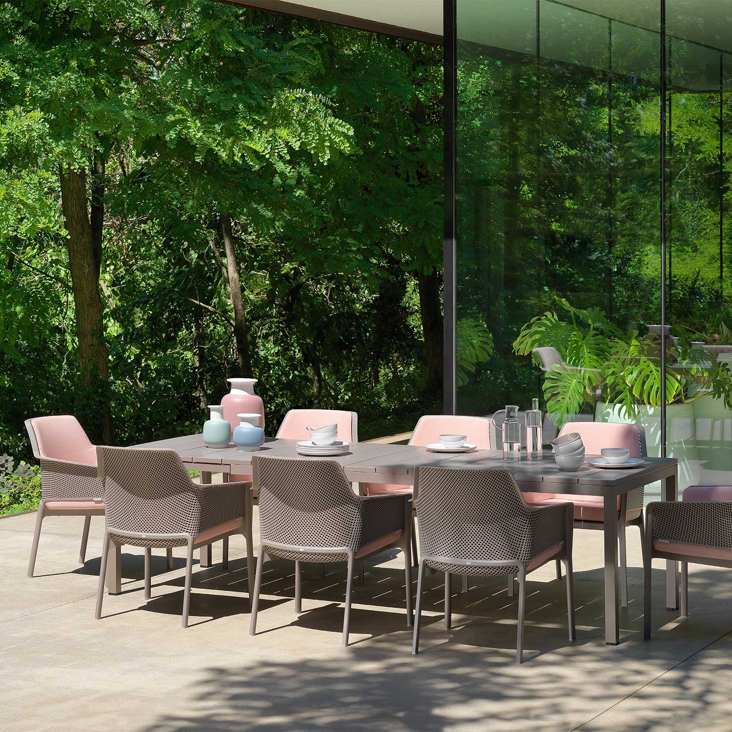 NET Relax - Designer outdoor chair with armrests