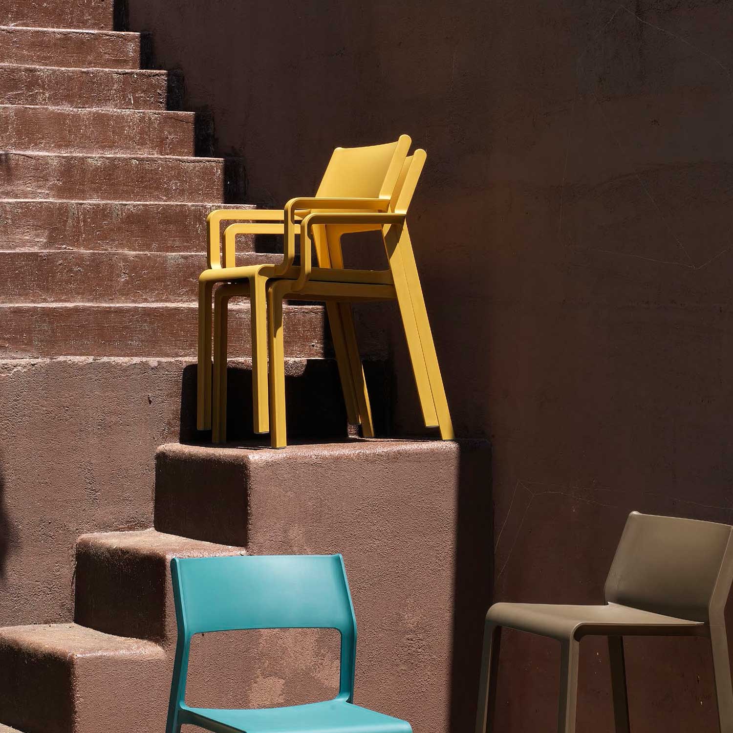 TRILL Armchair - Designer outdoor chair with stackable armrests