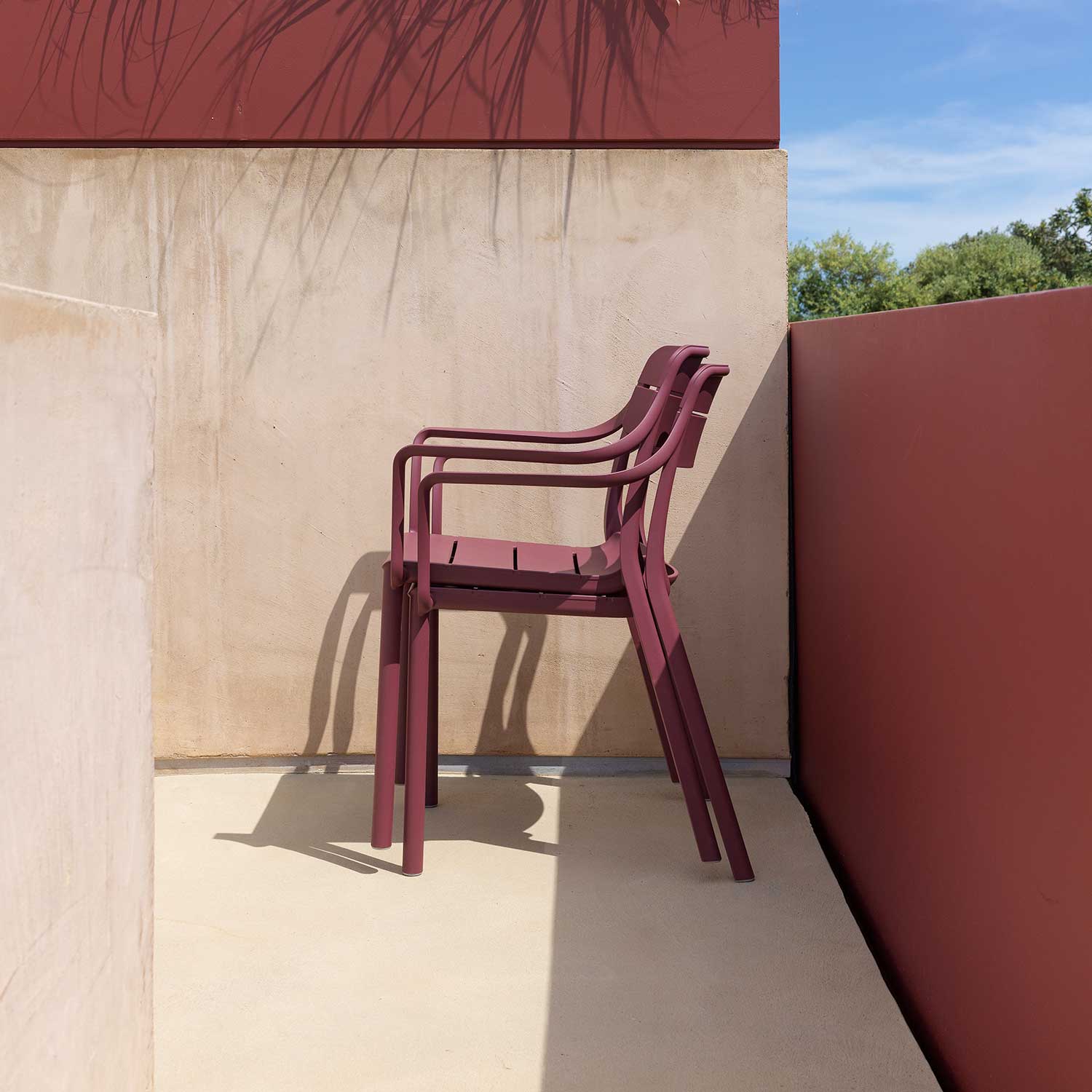 CASSIA Armchair - Designer outdoor chair with armrests