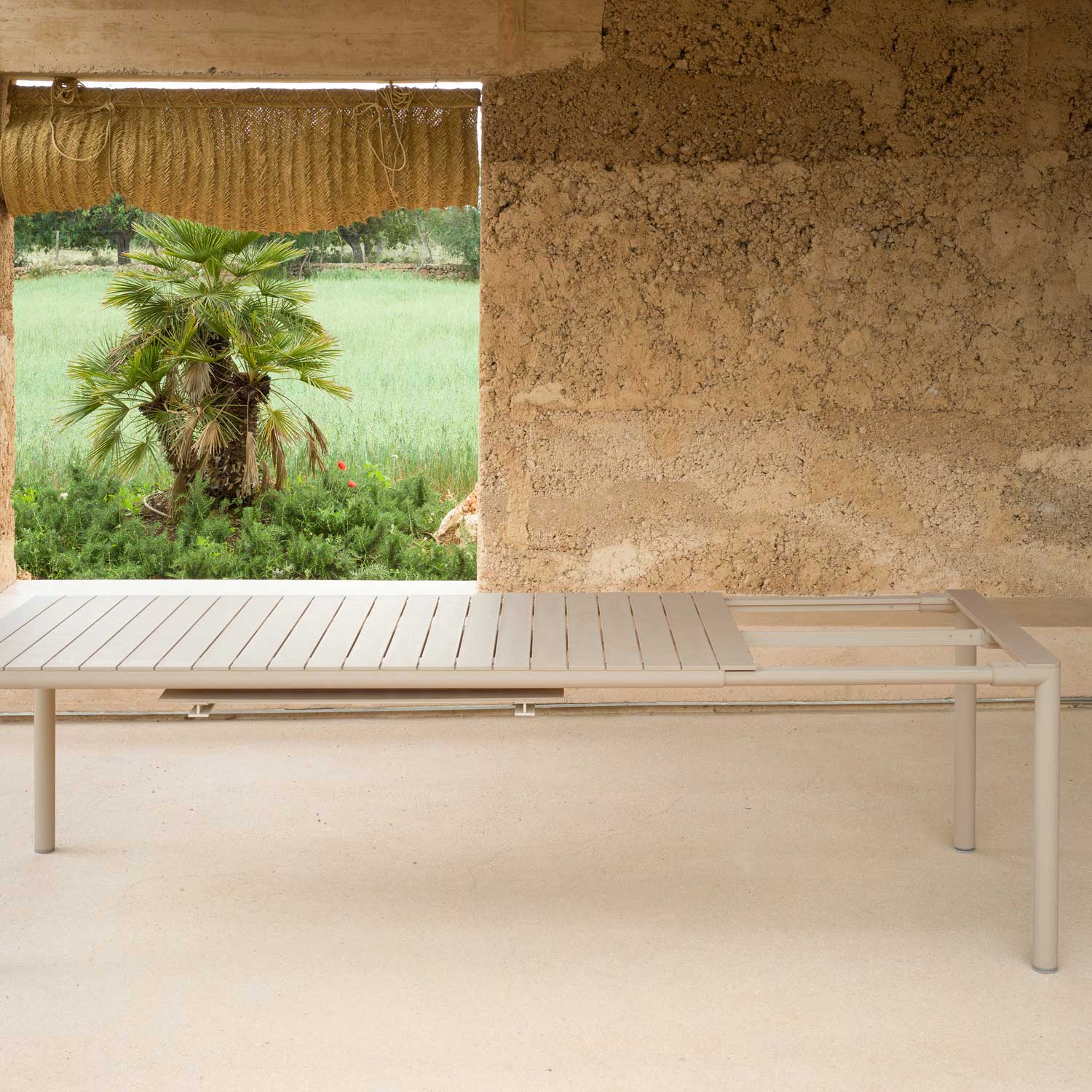 TEVERE - Table extérieur extensible design moderne