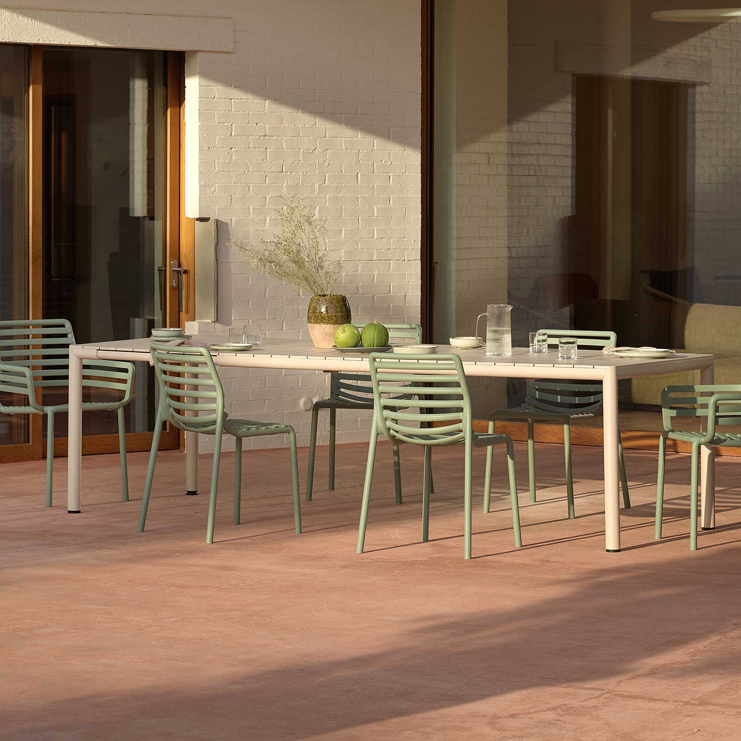 DOGA Bistrot - Chaise d'extérieur design empilable